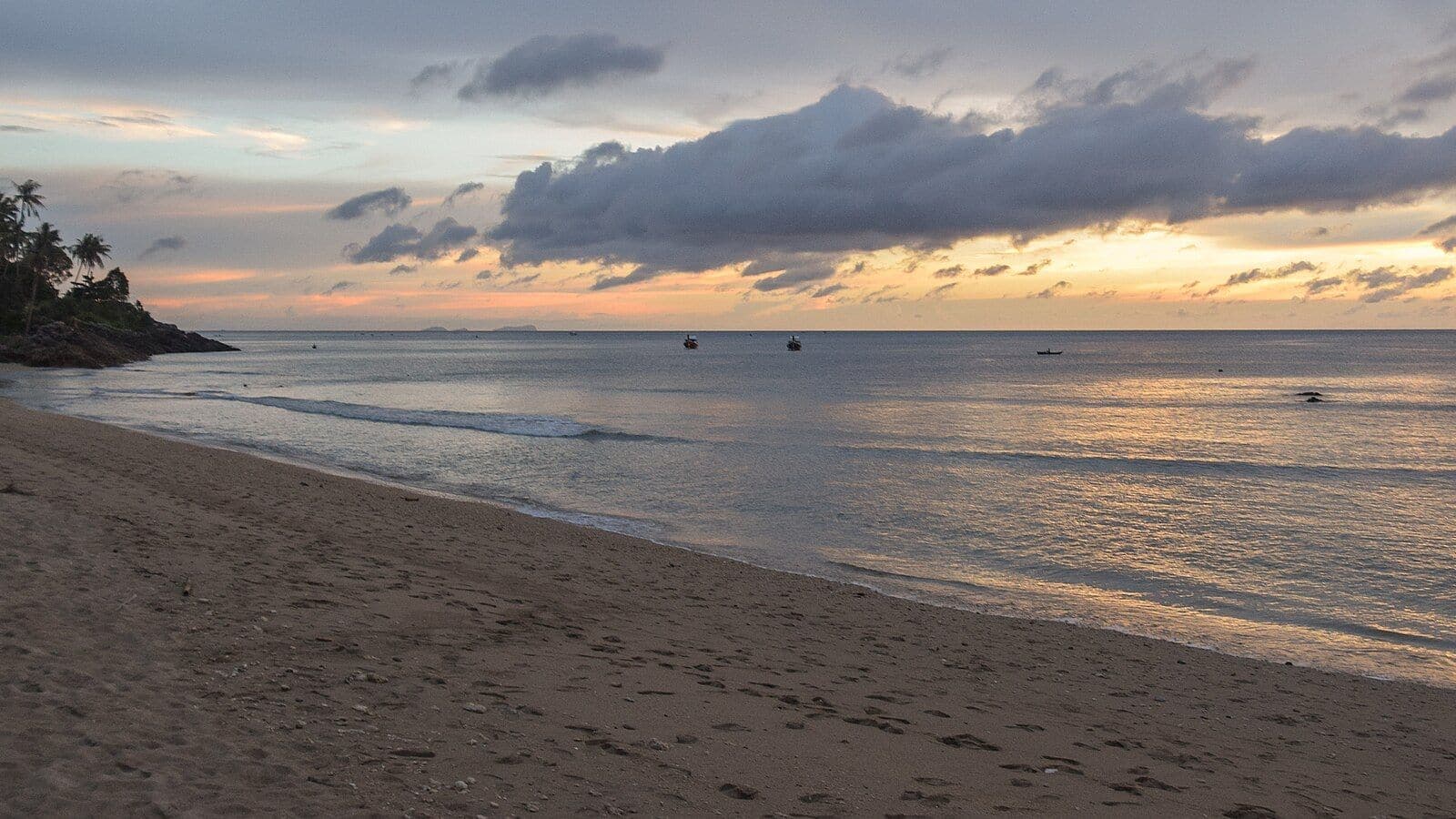 Klong Nin Beach on Koh Lanta, Krabi, Thailand